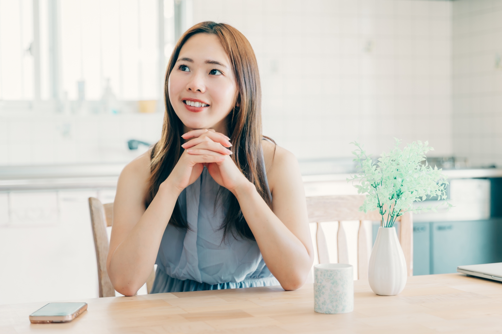 「人気美容成分を徹底解説！ヒアルロン酸・セラミド・ビタミンCの基本とスキンケア効果まとめ」